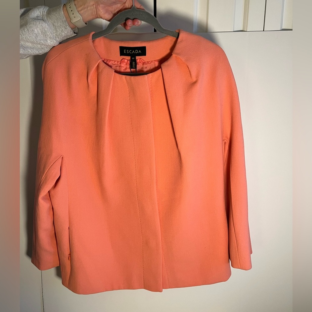 Escada peach blazer/jacket sz 44 never worn, small pin hole